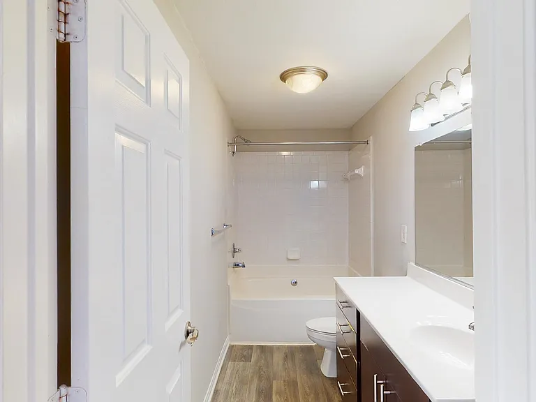 The Carriage Homes at Wyndham — Photo 19