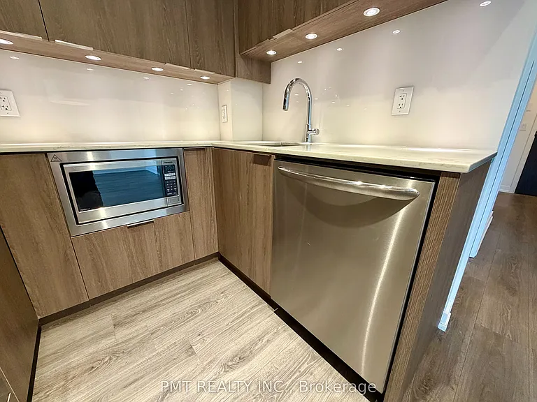 200 Sackville St #314 — Photo 8