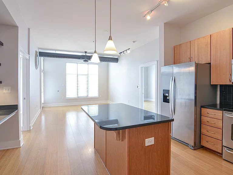 535 S Upper St #402 — Photo 1