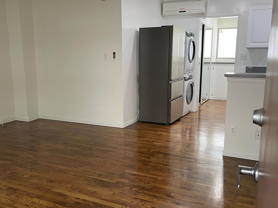 1st image of 1262 Granville Ave APT 4