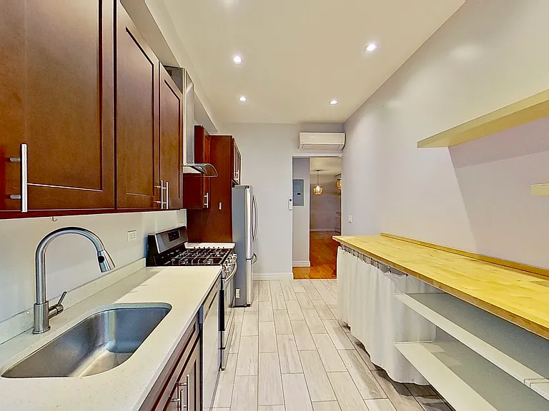 447 Evergreen Ave #1 — Photo 9