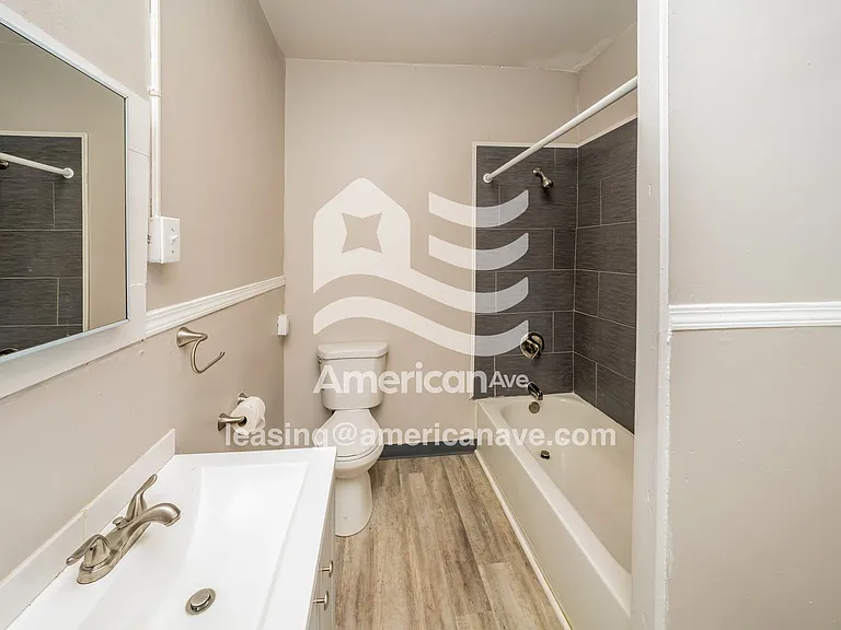 1473719_015_wm_-_bathroom_13600704.jpg