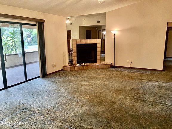 5th image of 2979 Crystal Ct