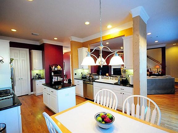 2nd image of 3011 E Park At Fairdale
