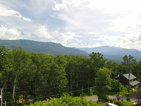 2nd image of 839 Pine Top Ln