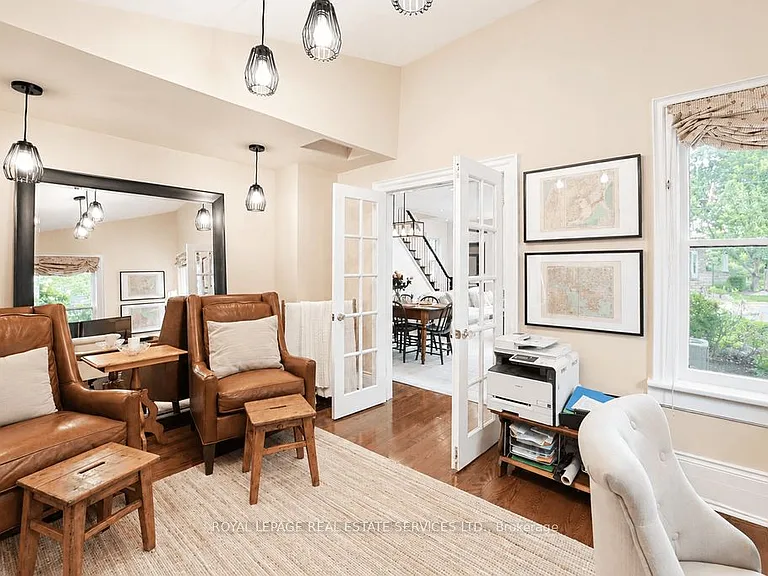 124 Chisholm St — Photo 12