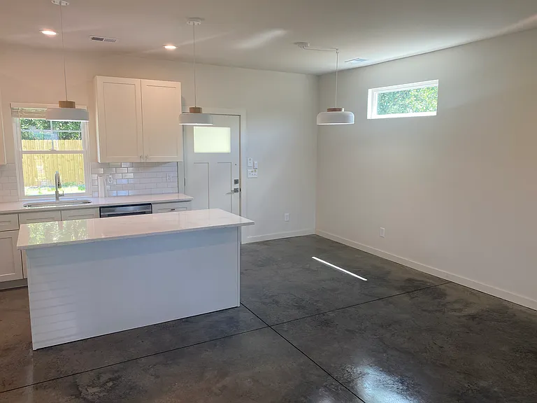 1822 Doscher Ave — Photo 8