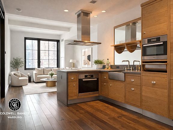 4th image of 425 W 50th St APT 15C