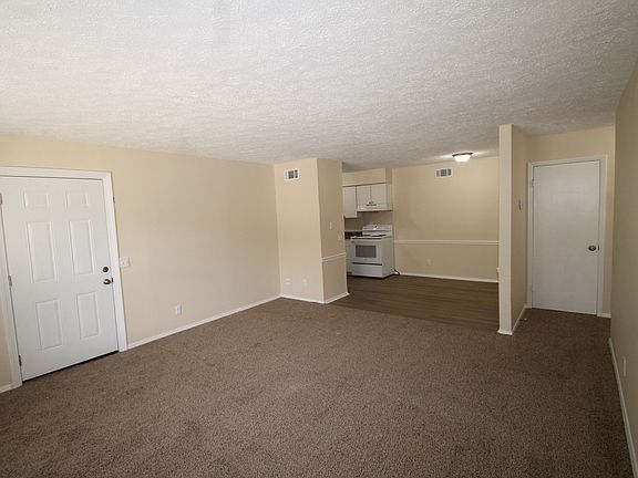 3rd image of 425 Tibet Ave #G