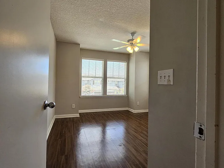 2334 Sunset Bluff Dr — Photo 17