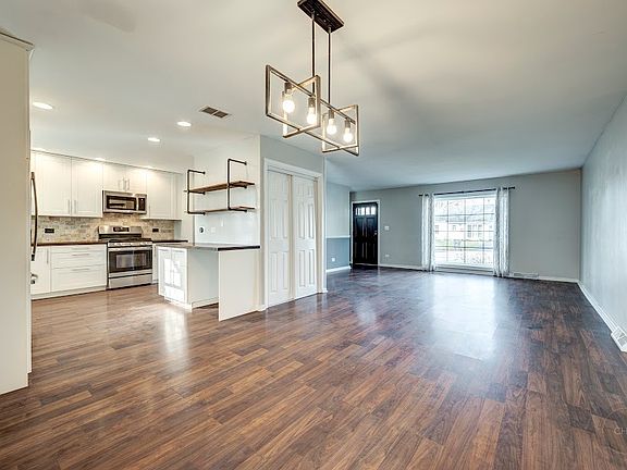 4th image of 10237 Hawthorne Dr