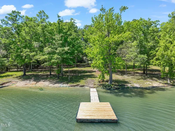 297 Cedar Dr, Clarksville, VA 23927