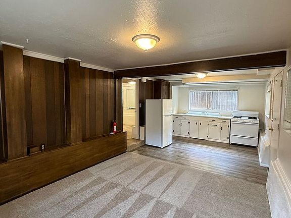 3rd image of 720 Beaver St APT B