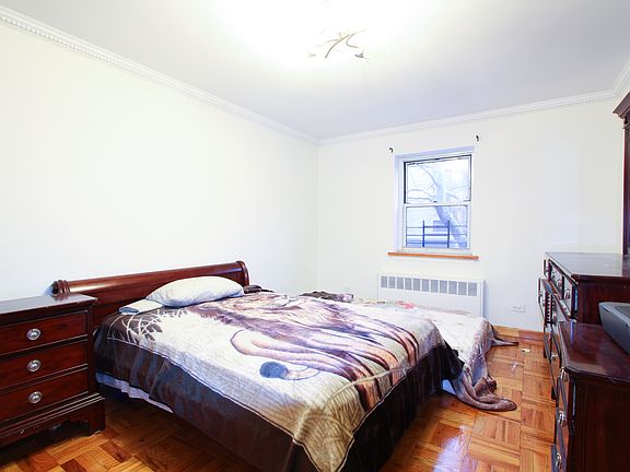 4th image of 2949 137th St #0