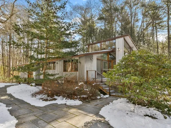 87 Wolf Rock Rd, Carlisle, MA 01741