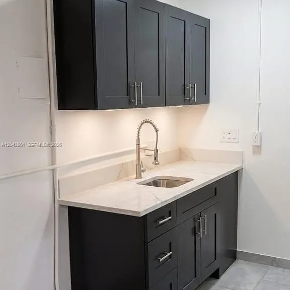 240 SW 6th St #1 — Photo 1
