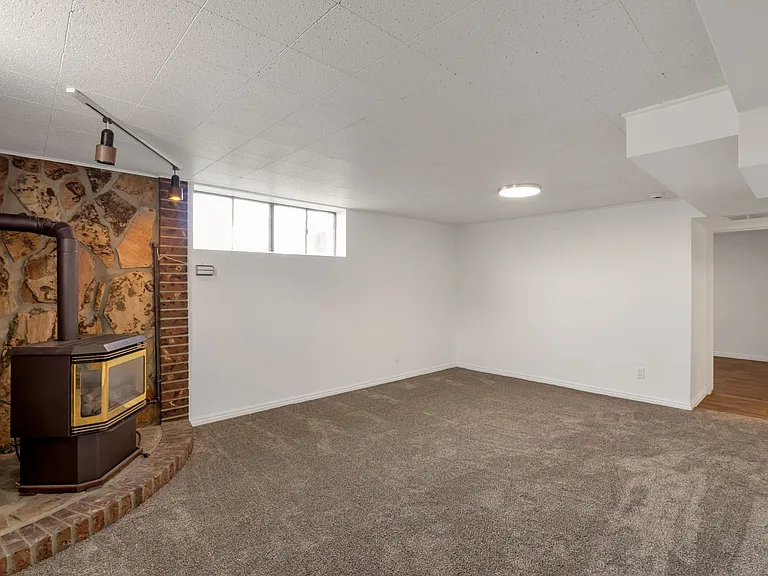 2184 N 2000 W — Photo 11