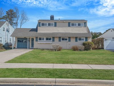 7 Woodpecker Lane, Levittown, NY, 11756