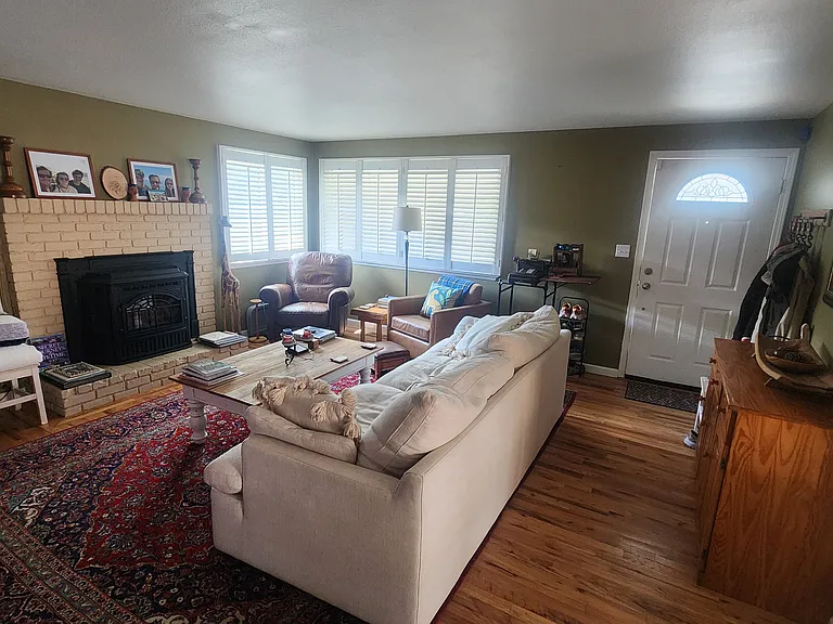 501 Bath St — Photo 4