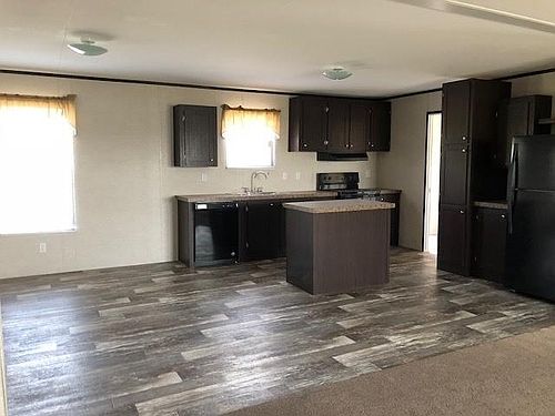 4th image of 136 Jaguar Dr