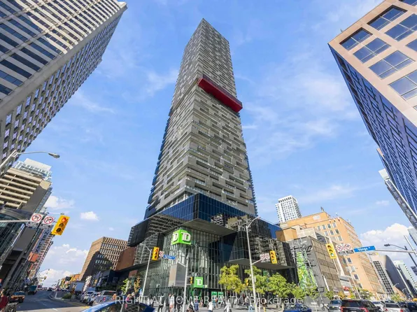 8 Eglinton Ave E, Toronto, ON