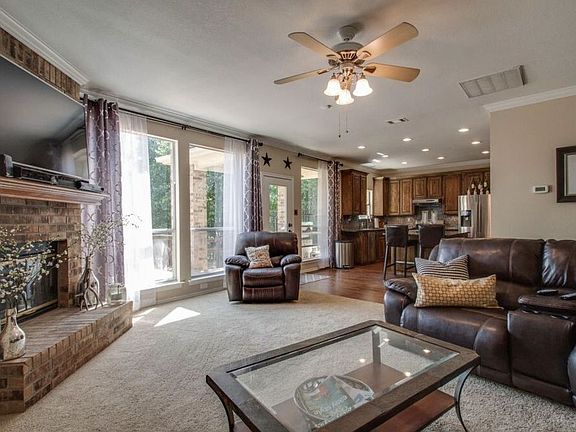 4th image of 1110 Babbling Brook Dr