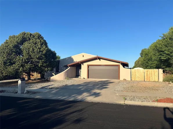 228 Canada Way, White Rock, NM 87547