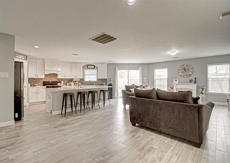 1st image of 7656 Cocobola Ln