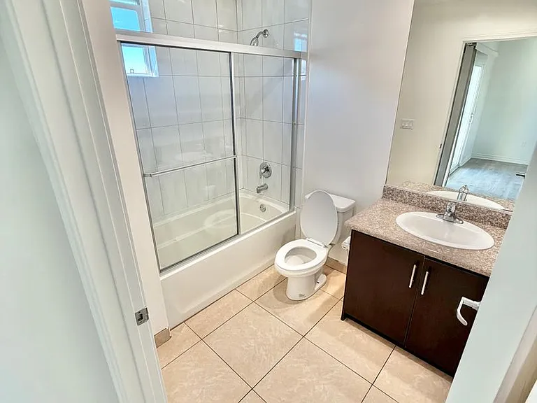 Yaya Nordhoff Apartments — Photo 28