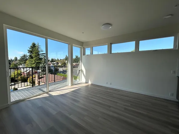 6547 24th Ave NW #403, Seattle, WA 98117