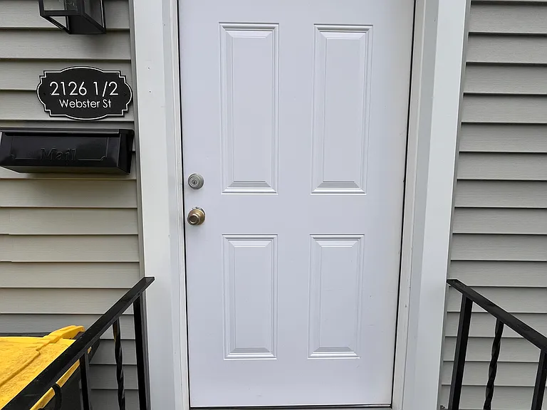 2126 Webster St #1/2 — Photo 16