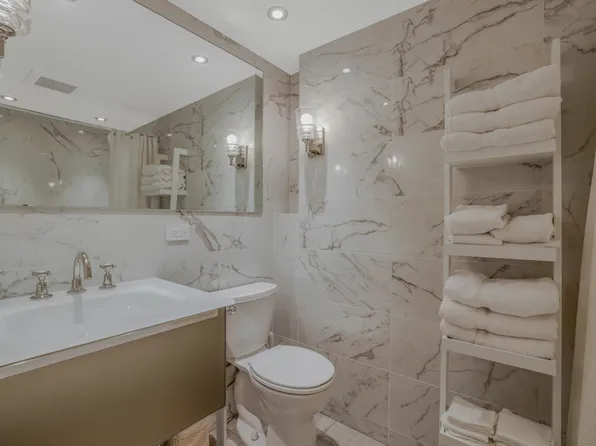 155 West 15th Street image 6 of 22