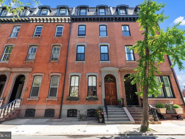 327 S 17th St #Penthouse, Philadelphia, PA 19103