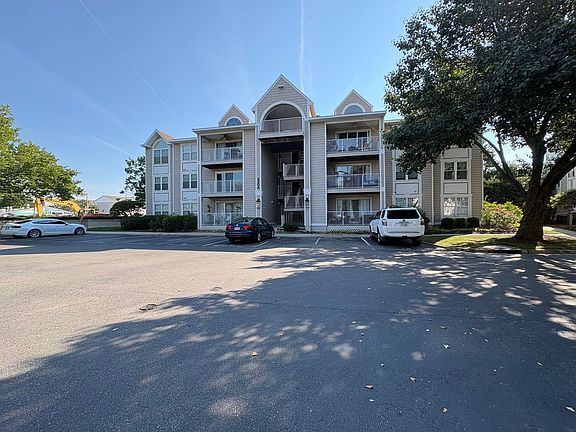 2nd image of 2204 Lesner Cres APT 200