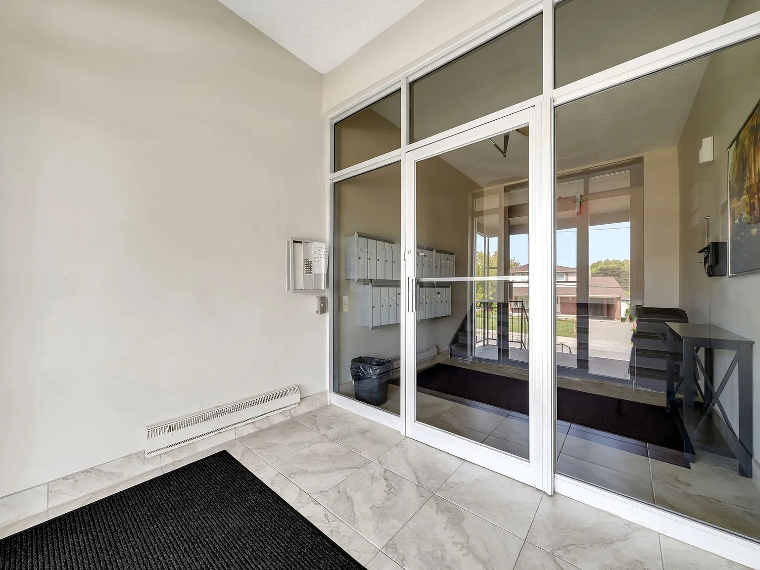 Bayfield Manor Apartments — Photo 4