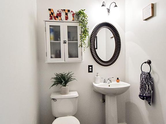 4th image of 1032 Jeanett Way