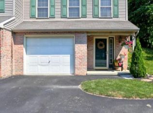 17 Tupelo St, Lititz, PA 17543
