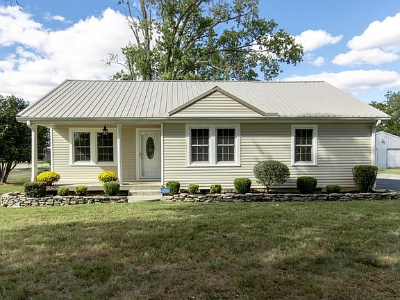 2nd image of 1705 E Pitts Ln