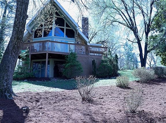 4th image of 190 Vance Ave
