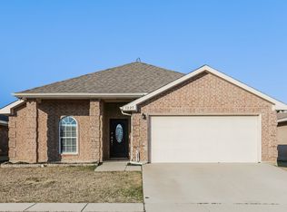1225 Camden Yard Dr, Burleson, TX 76028