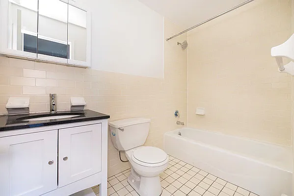 Rented by Bold New York | media 14