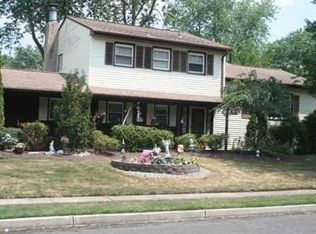 10 W Alton Pl, Old Bridge, NJ 08857