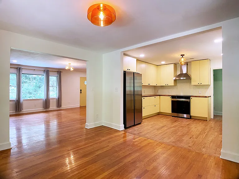 606 Fairview Rd — Photo 4
