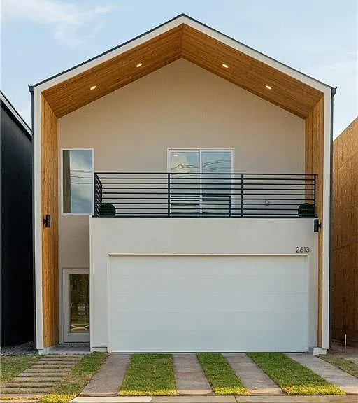 2613 Warbler Ave — Photo 1