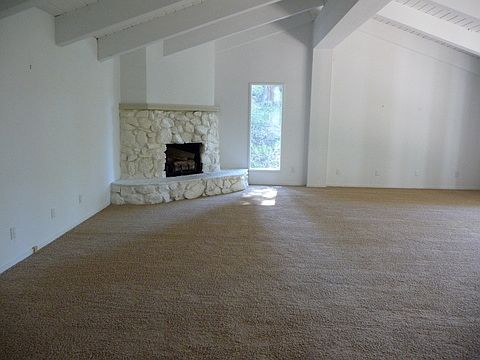 1st image of 530 Country Club Dr