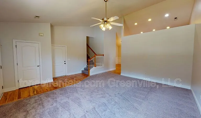 939 Squires Point — Photo 3