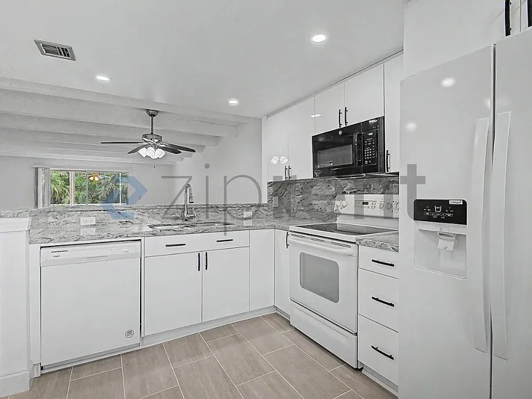 10110 Boca Entrada Blvd #201 — Photo 3