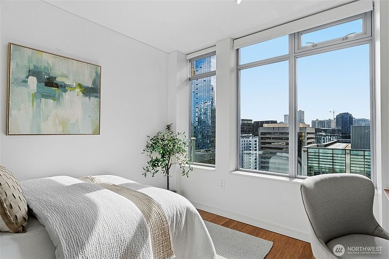4th image of 819 Virginia Street #2504