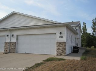 1406 45th Ave S, Moorhead, MN 56560