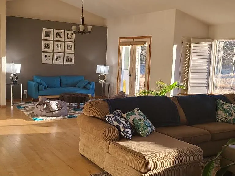 308 Lakeport Dr — Photo 2